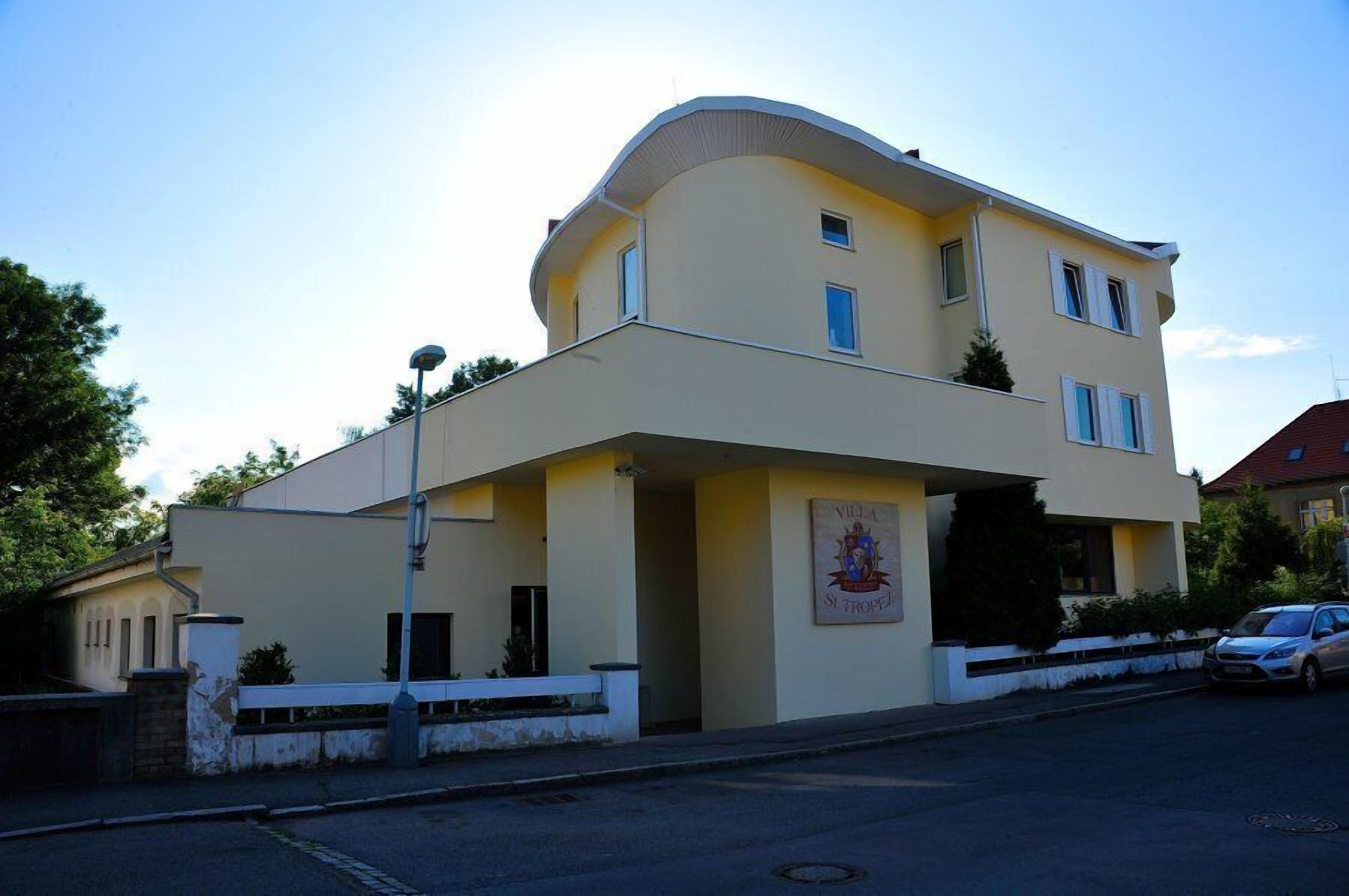Villa St. Tropez, Prague